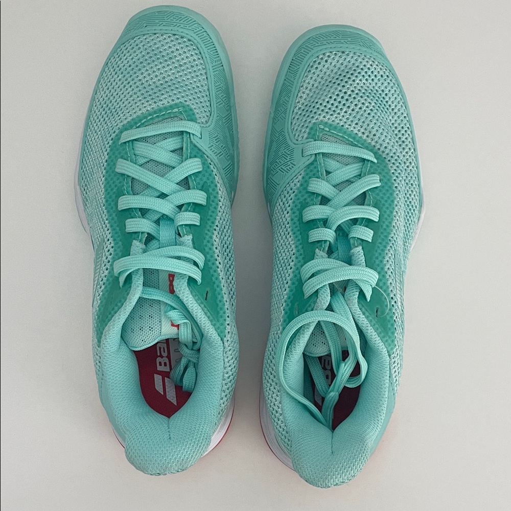 New without tags- Women's Babolat Mint Tennis Shoes 6.5
